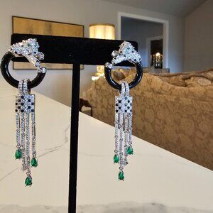 Dangle Panther Head Earring - emerald